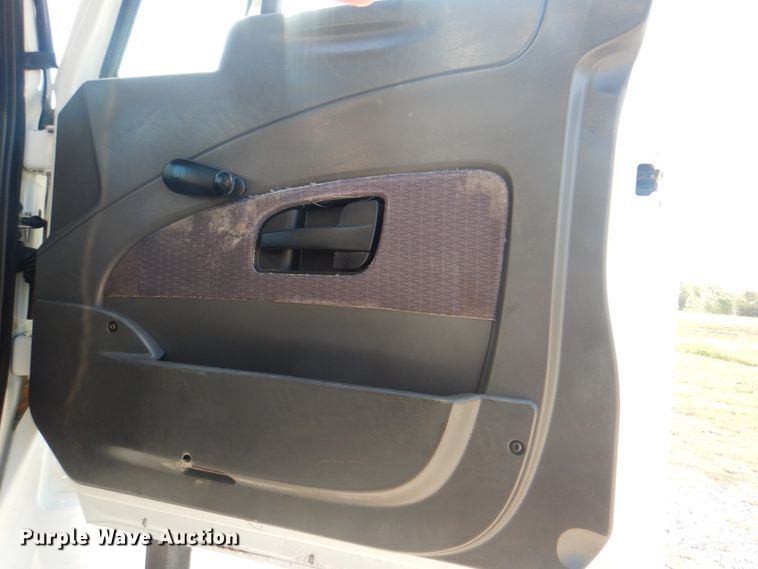 image for item HT9433 2011 International WorkStar 7600  vacuum truck