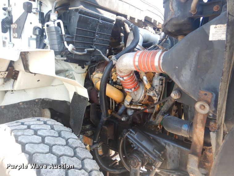 image for item HT9433 2011 International WorkStar 7600  vacuum truck