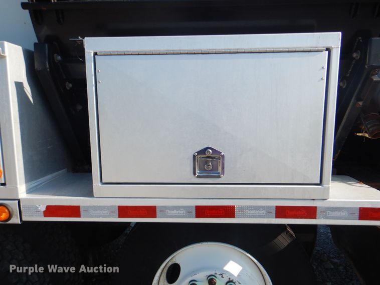 image for item HT9433 2011 International WorkStar 7600  vacuum truck