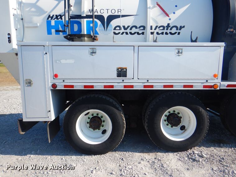 image for item HT9433 2011 International WorkStar 7600  vacuum truck