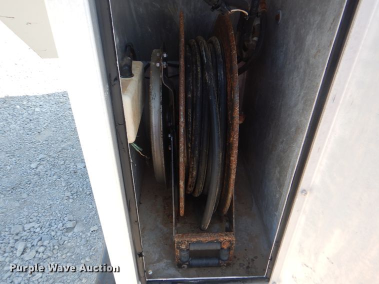 image for item HT9433 2011 International WorkStar 7600  vacuum truck