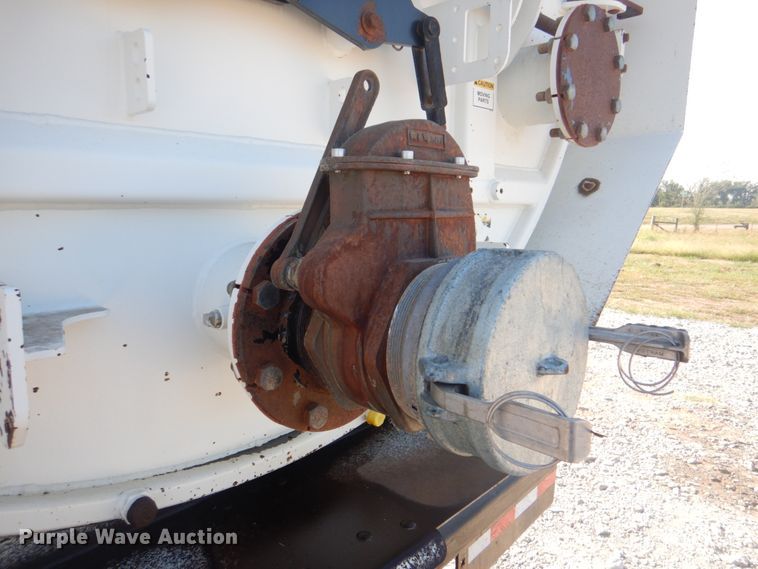 image for item HT9433 2011 International WorkStar 7600  vacuum truck