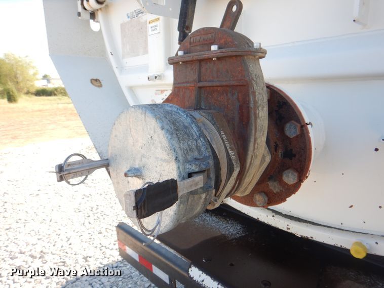 image for item HT9433 2011 International WorkStar 7600  vacuum truck