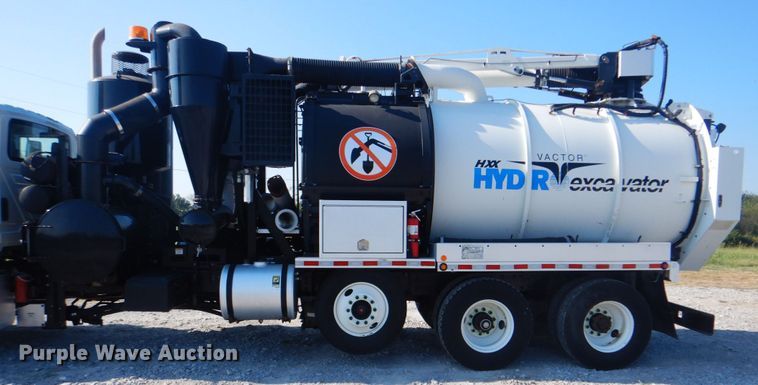 image for item HT9433 2011 International WorkStar 7600  vacuum truck