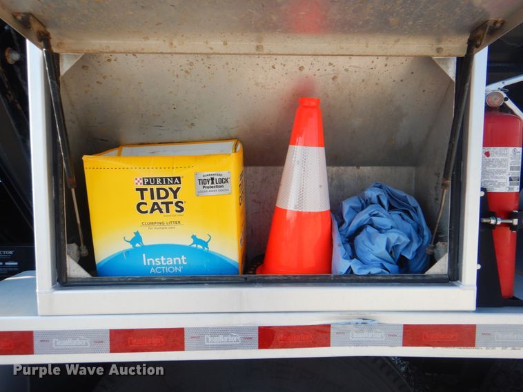 image for item HT9433 2011 International WorkStar 7600  vacuum truck