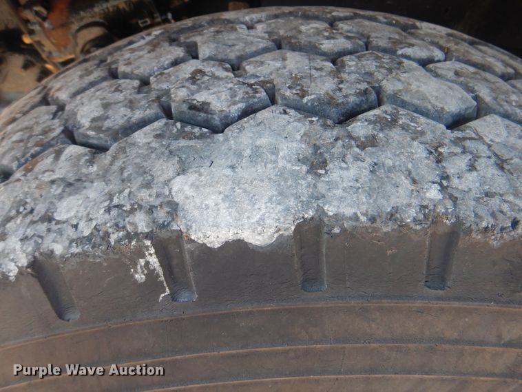 image for item HT9433 2011 International WorkStar 7600  vacuum truck