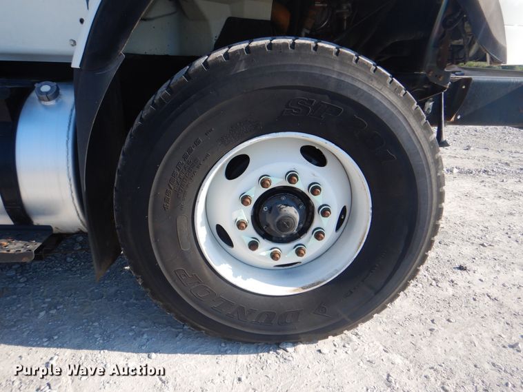 image for item HT9433 2011 International WorkStar 7600  vacuum truck