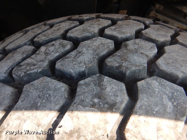 image for item HT9433 2011 International WorkStar 7600  vacuum truck