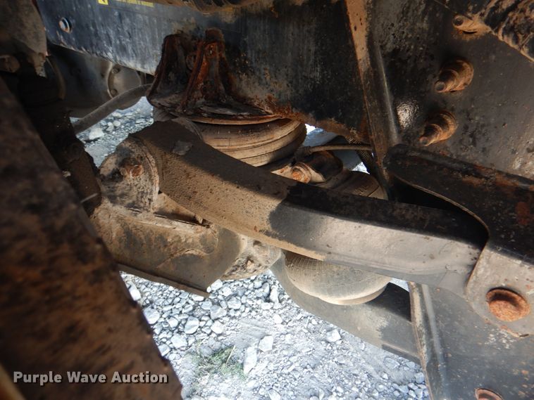 image for item HT9433 2011 International WorkStar 7600  vacuum truck