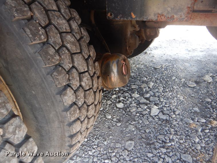 image for item HT9433 2011 International WorkStar 7600  vacuum truck