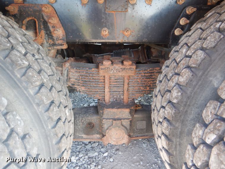 image for item HT9433 2011 International WorkStar 7600  vacuum truck