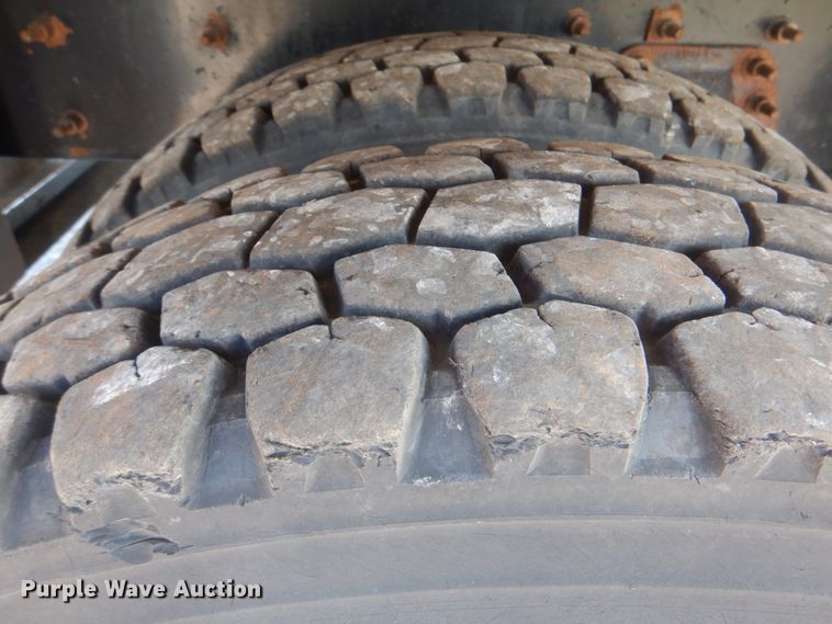 image for item HT9433 2011 International WorkStar 7600  vacuum truck