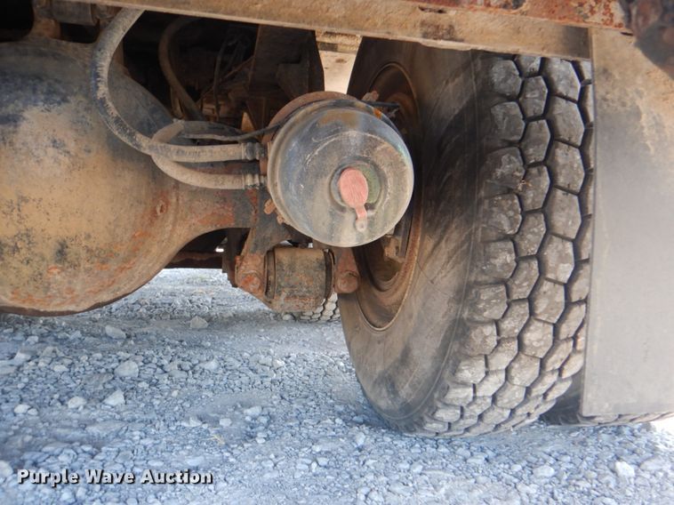 image for item HT9433 2011 International WorkStar 7600  vacuum truck