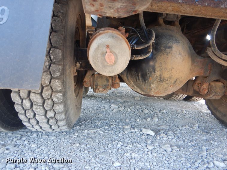 image for item HT9433 2011 International WorkStar 7600  vacuum truck