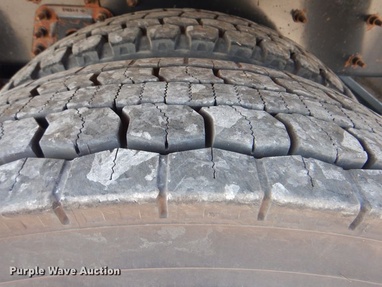 image for item HT9433 2011 International WorkStar 7600  vacuum truck