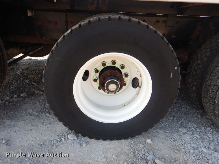 image for item HT9433 2011 International WorkStar 7600  vacuum truck