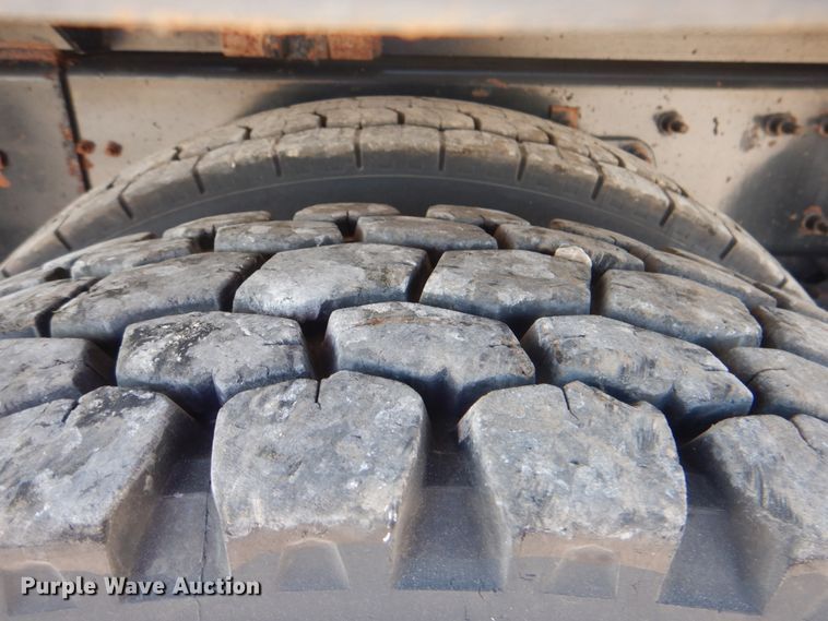 image for item HT9433 2011 International WorkStar 7600  vacuum truck