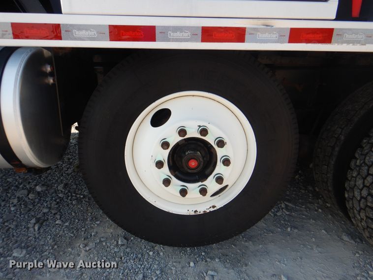 image for item HT9433 2011 International WorkStar 7600  vacuum truck