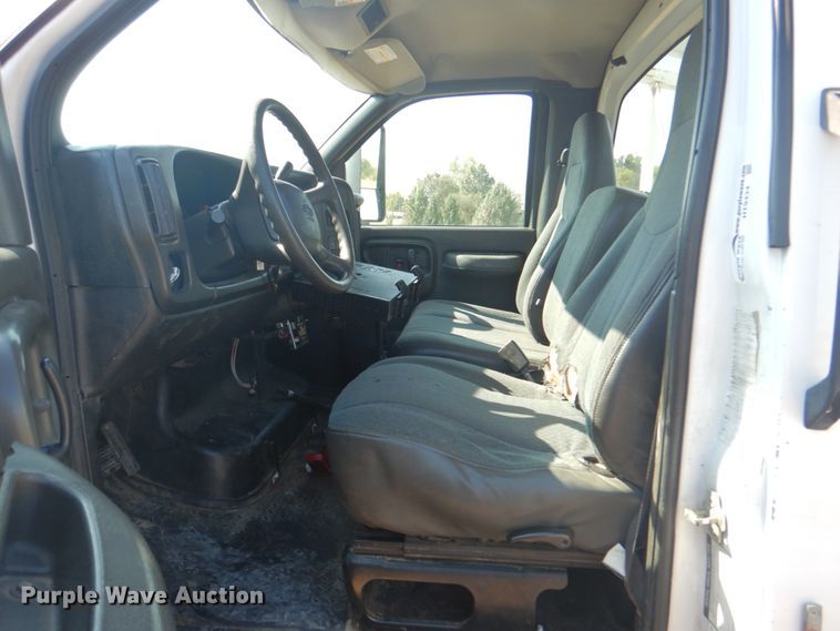 image for item HT9434 2006 Chevrolet C4500  bucket truck