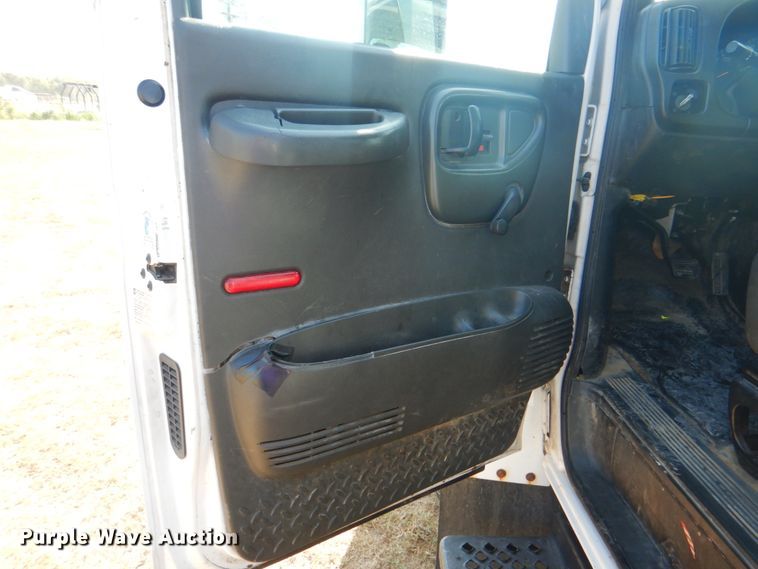 image for item HT9434 2006 Chevrolet C4500  bucket truck