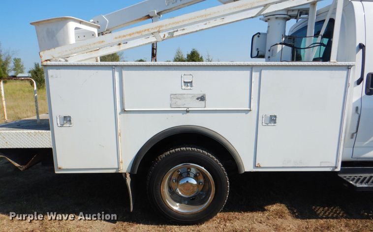 image for item HT9434 2006 Chevrolet C4500  bucket truck