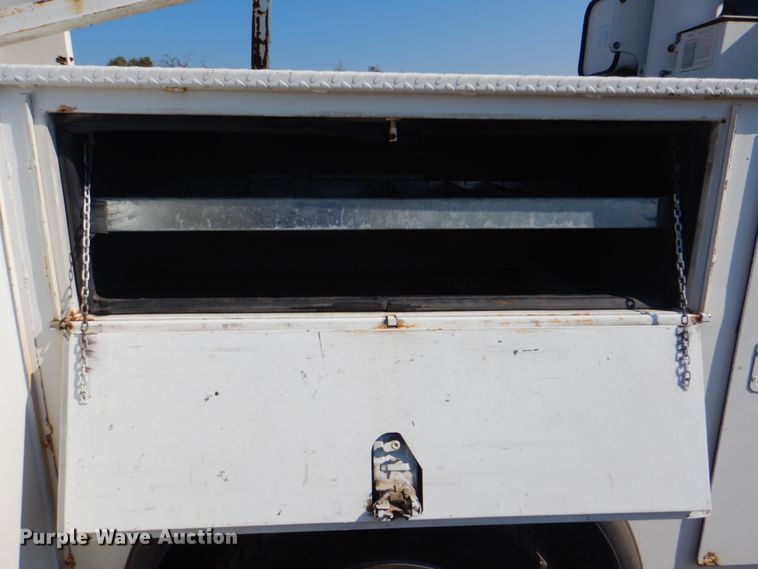 image for item HT9434 2006 Chevrolet C4500  bucket truck