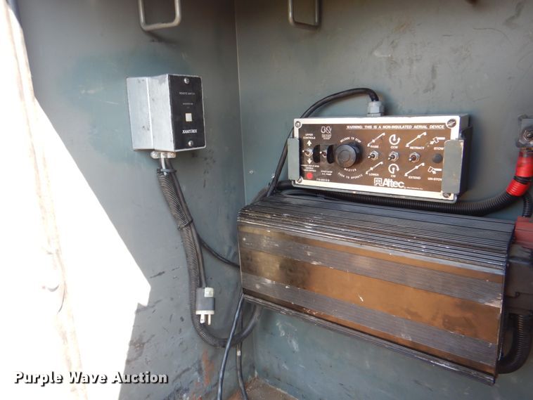 image for item HT9434 2006 Chevrolet C4500  bucket truck