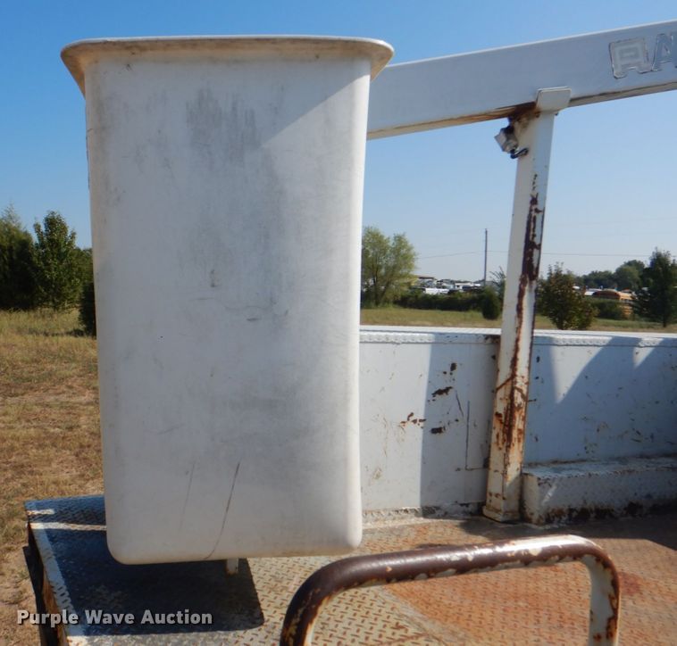 image for item HT9434 2006 Chevrolet C4500  bucket truck