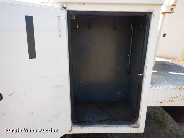 image for item HT9434 2006 Chevrolet C4500  bucket truck