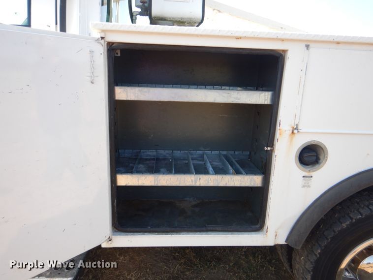 image for item HT9434 2006 Chevrolet C4500  bucket truck