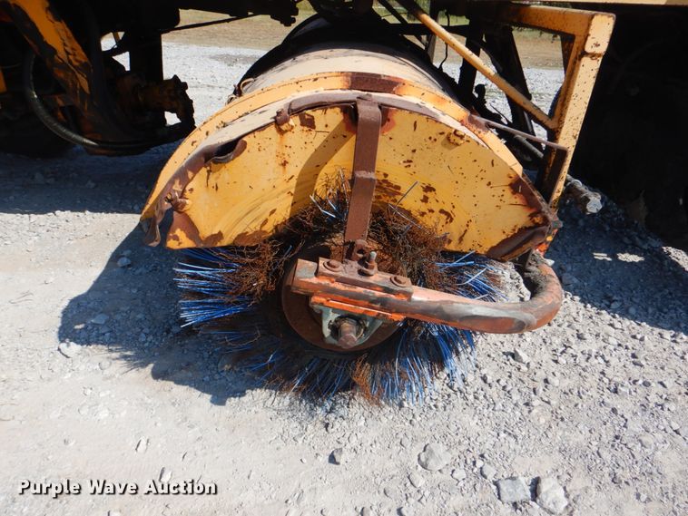 image for item HT9435 Broce RC350  broom