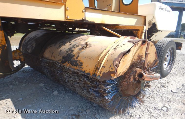 image for item HT9435 Broce RC350  broom