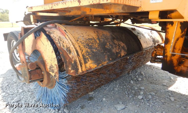 image for item HT9435 Broce RC350  broom