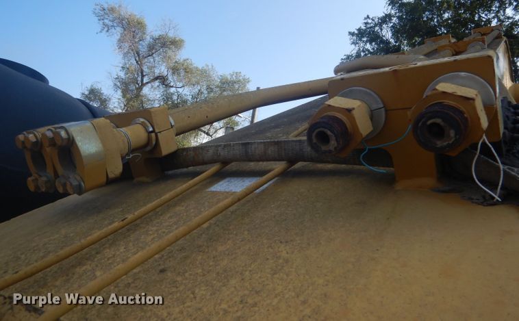 image for item HU9296 Caterpillar  60' long reach excavator stick