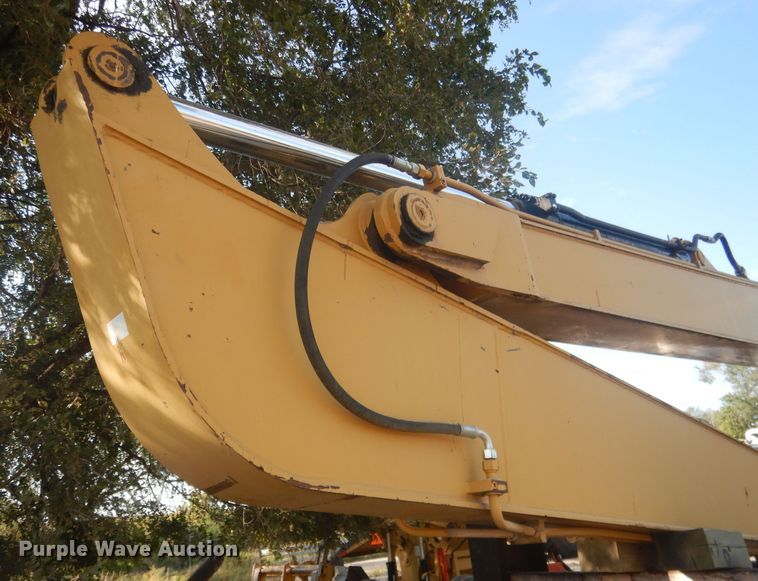 image for item HU9296 Caterpillar  60' long reach excavator stick