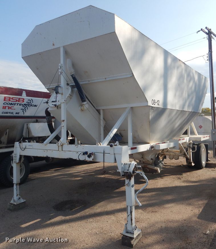 image for item HU9297 Concrete silo