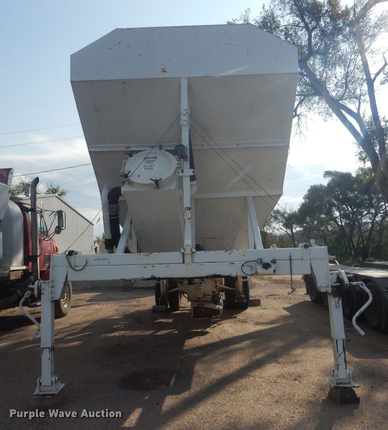 image for item HU9297 Concrete silo