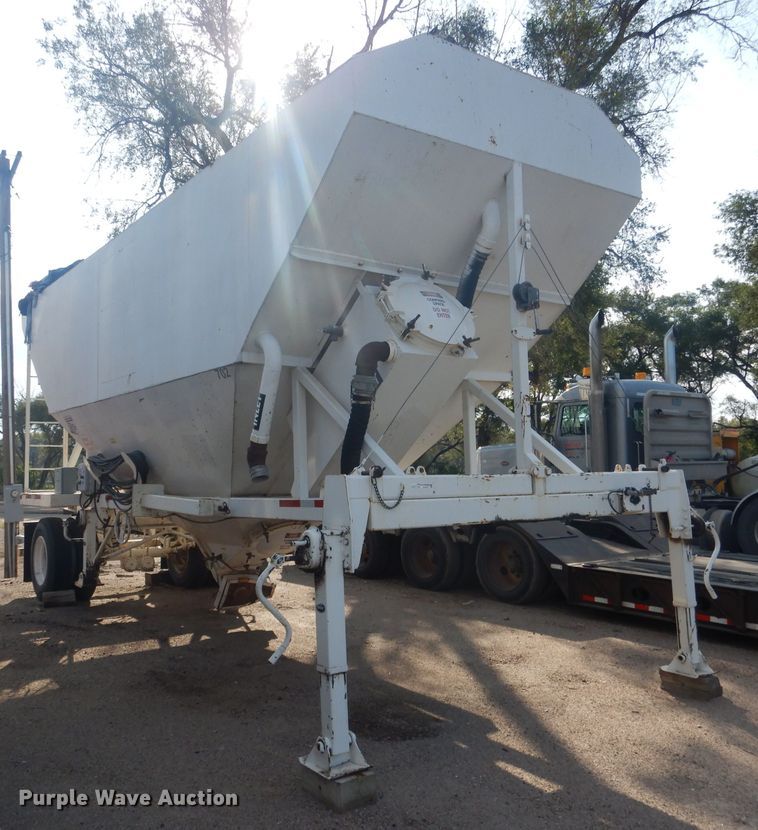 image for item HU9297 Concrete silo