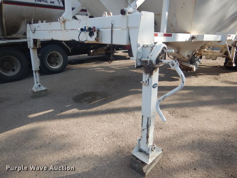 image for item HU9297 Concrete silo