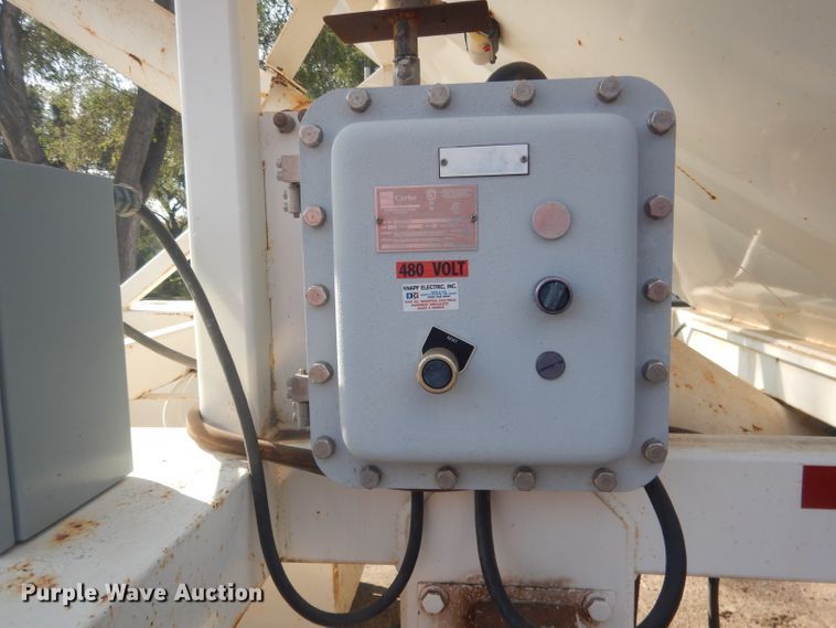 image for item HU9297 Concrete silo