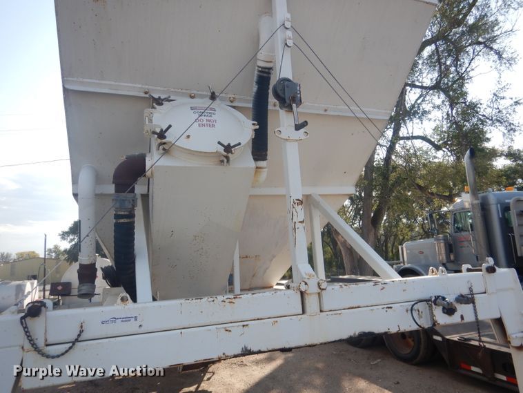 image for item HU9297 Concrete silo