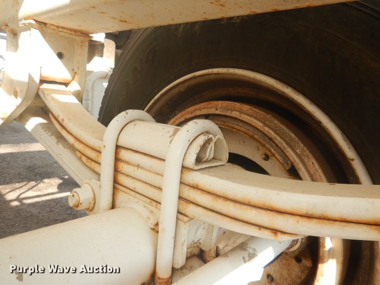 image for item HU9297 Concrete silo