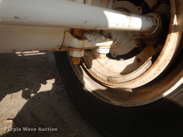 image for item HU9297 Concrete silo