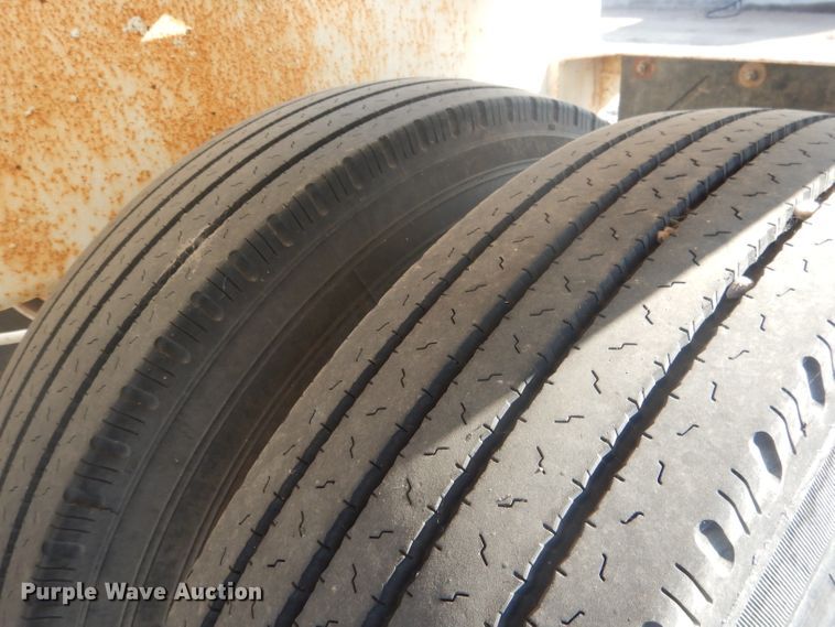 image for item HU9297 Concrete silo