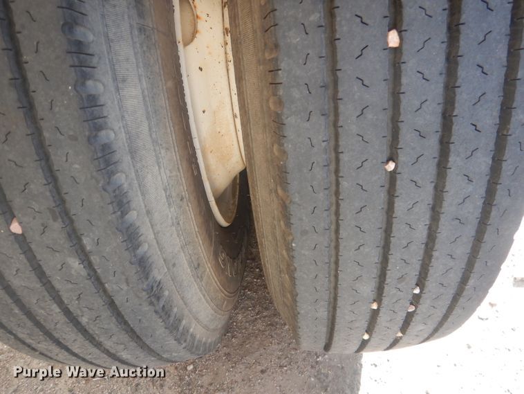 image for item HU9297 Concrete silo