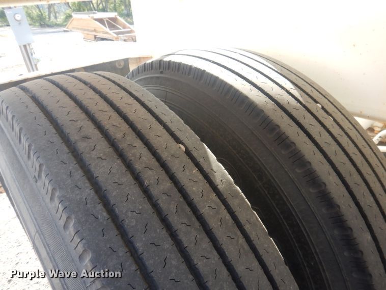 image for item HU9297 Concrete silo