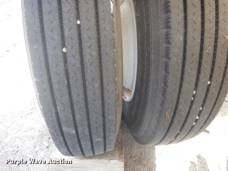 image for item HU9297 Concrete silo