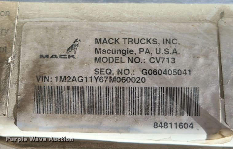 image for item IC9985 2007 Mack CV713  truck cab and chassis