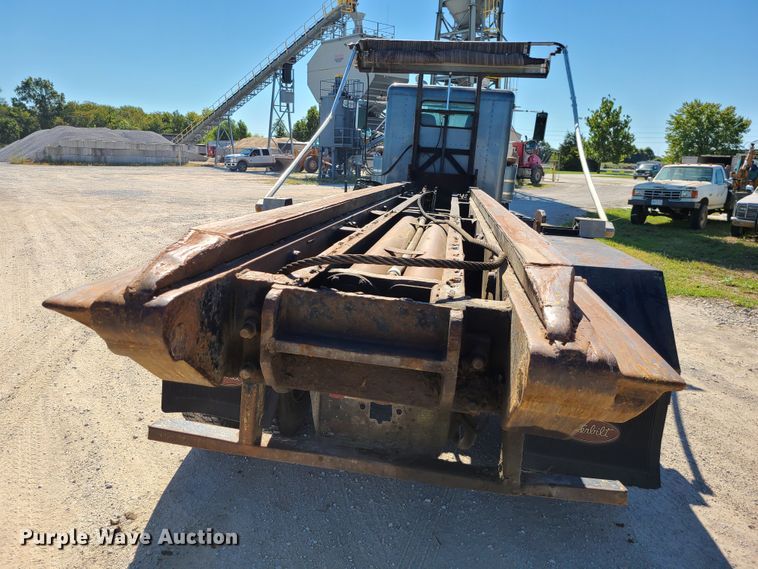 image for item IC9988 1984 Peterbilt 359  roll-off container truck