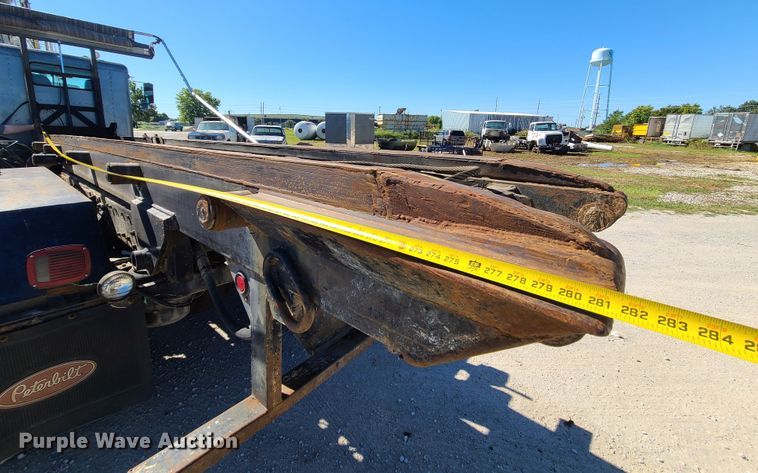 image for item IC9988 1984 Peterbilt 359  roll-off container truck